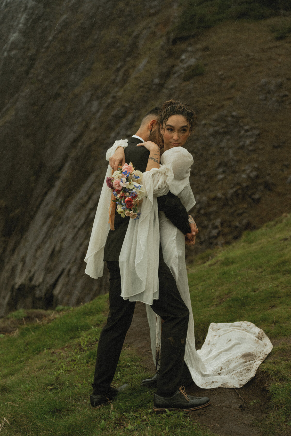 elopement oregon cliff - lizarrietaphotography-9