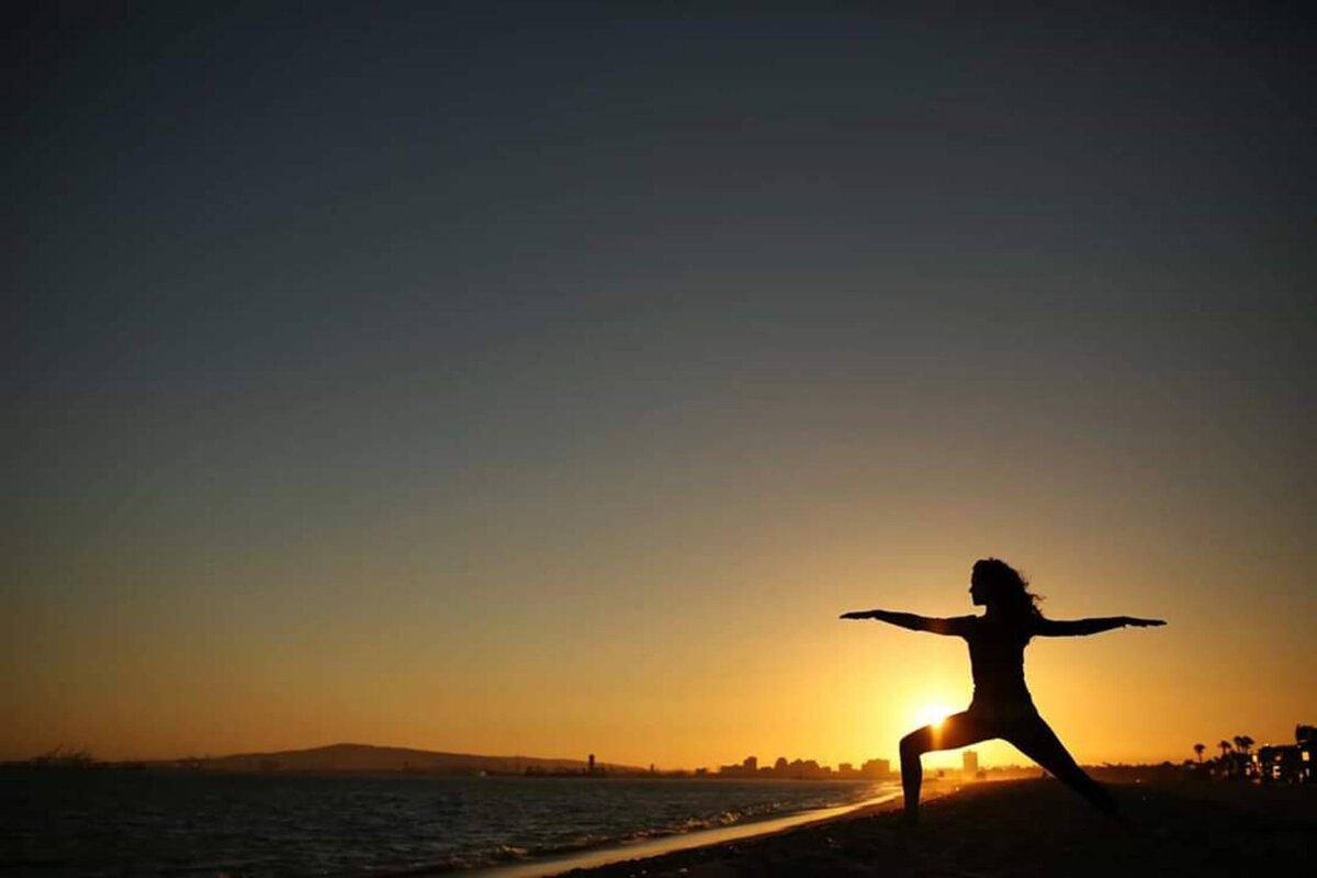 yoga-at-sunset-branding-francesca-marchese-photography-long-beach