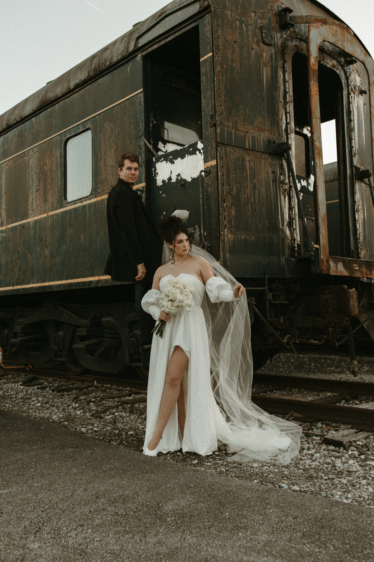 european-train-runaway-bride-elopement-rome-italy-romantic-film-63