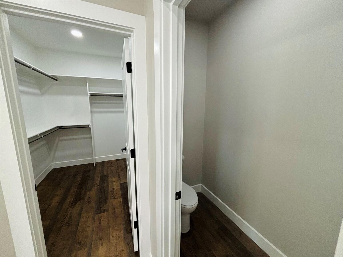 13 mstr closet