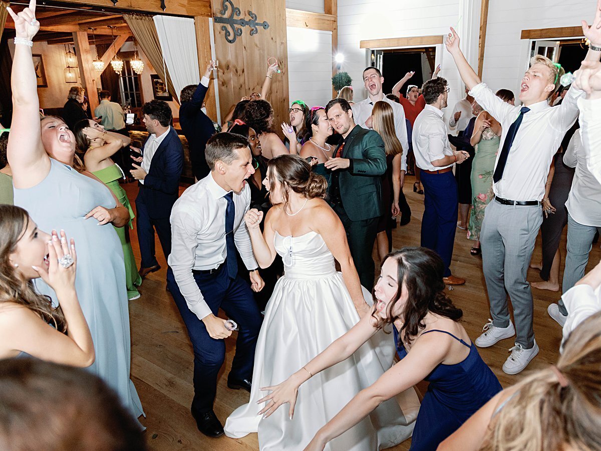 the-seclusion-wedding-lexington-virginia-the-hancocks_1193