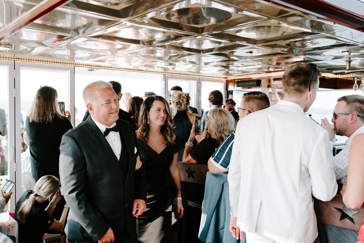 abby-parker-lake-minnetonka-wedding-70