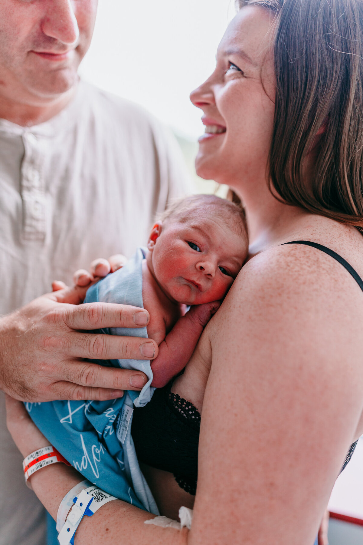 best NW Arkansas fresh 48 portraits, fresh 48 photoshoot Rogers Arkansas, newborn photographer near me, newborn photography Rogers AR, Northwest Arkansas fresh 48 photography