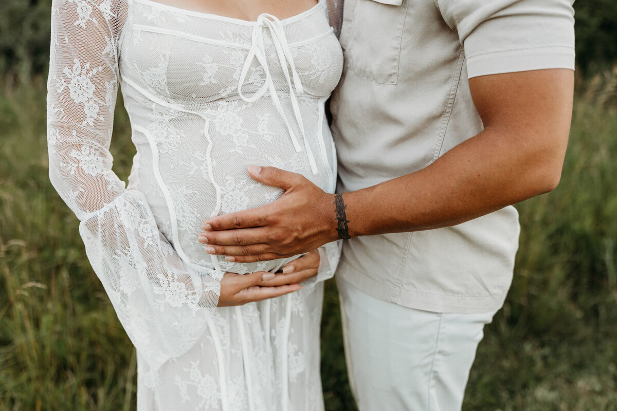 outdoor maternity photos