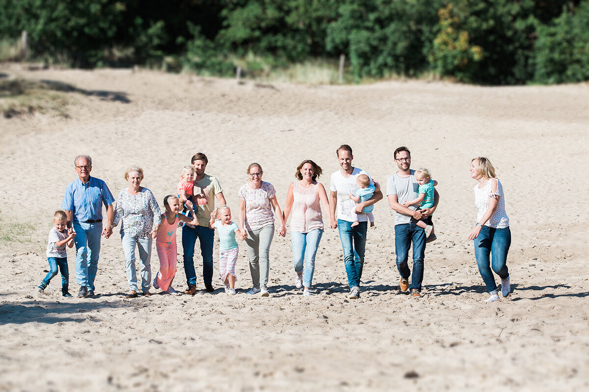 fotoshoot grote familie zand hoorn