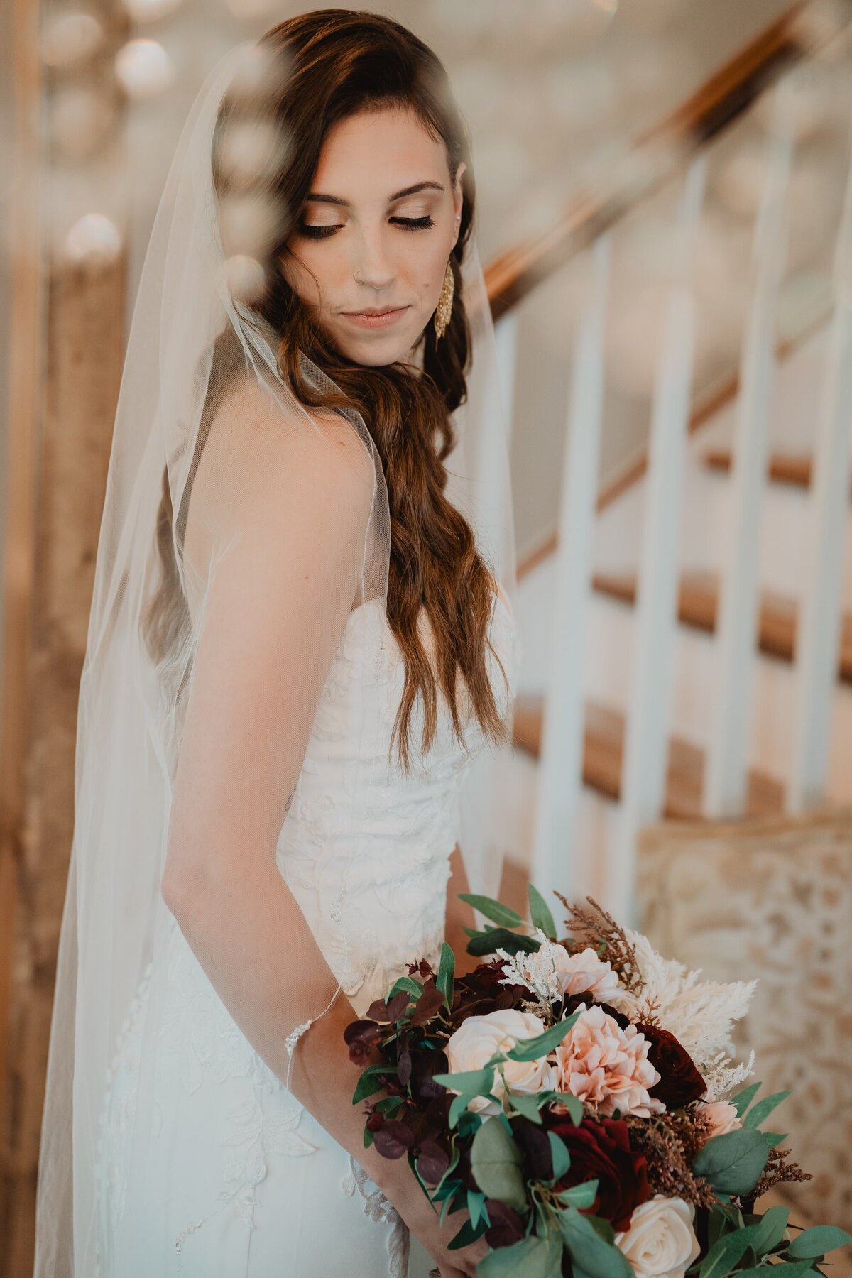 bride-flowers-elegant-classic