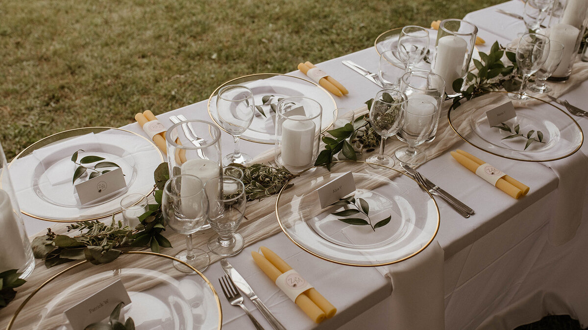 C--at-home-intimate-backyard-PEC-prince-edward-county-wedding-guests-arriving-17
