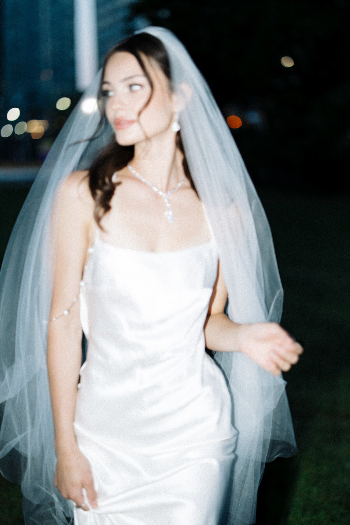 Classic long veil by Blair Nadeau Bridal Adornments, romantic and modern wedding jewelry based in Brampton.  Featured on the Brontë Bride Vendor Guide.