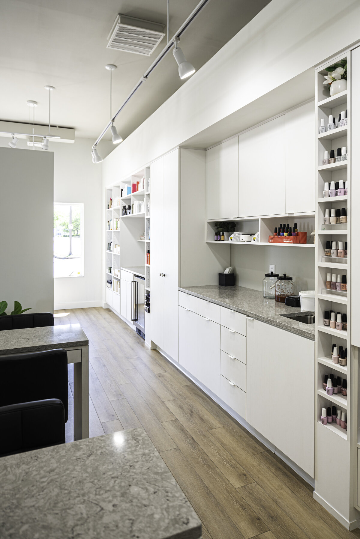 nail-station-salon-interior-design