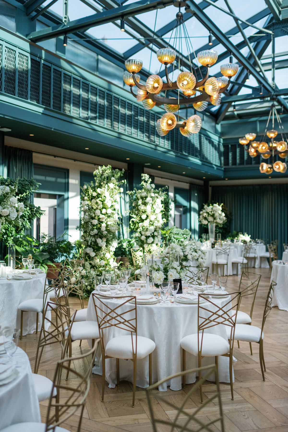 book-tower-detroit-luxury-wedding-photo-144