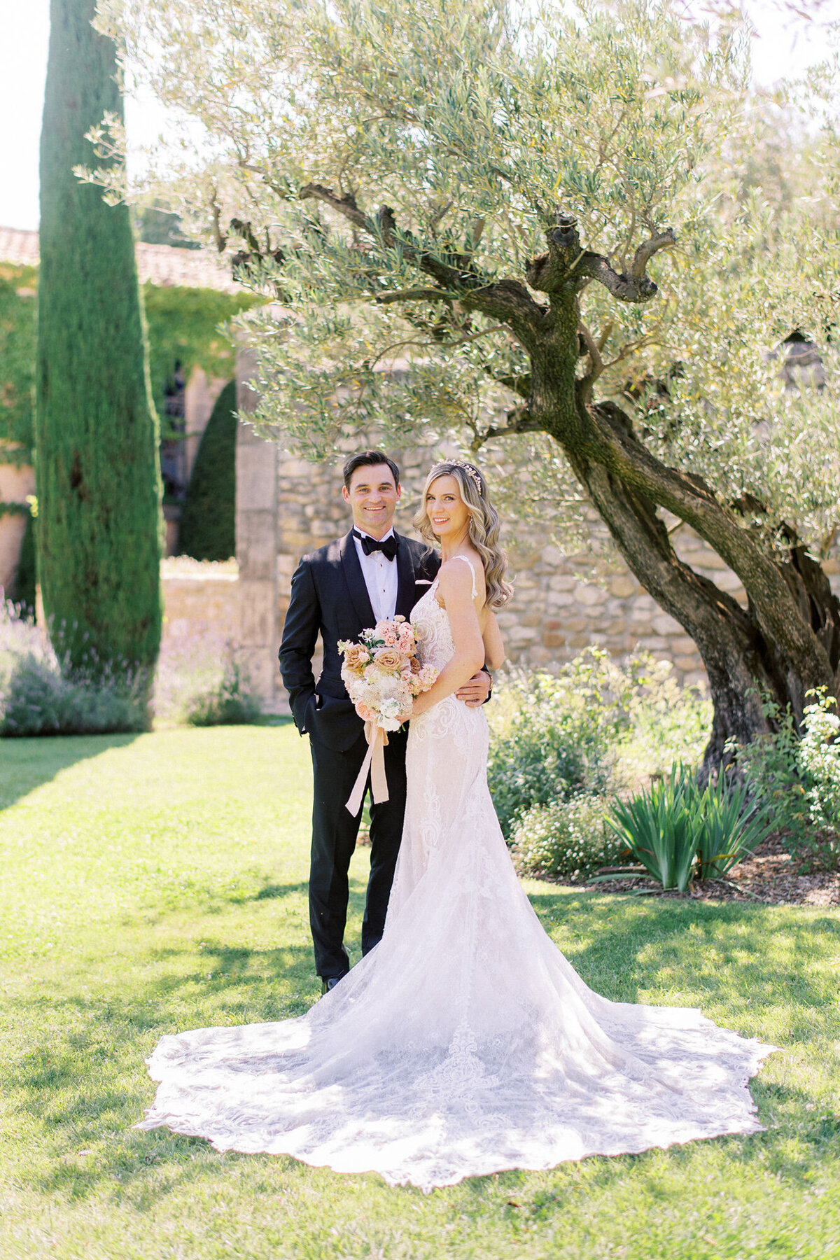 Maïlys Fortune Photography Husband Wife Wedding Weddings Photography France Switzerland Italy Timeless Dreamy Imagery Bilingual French English Destination Weddings Destination Wedding Provence French Riviera Paris Lake Como Tuscany44