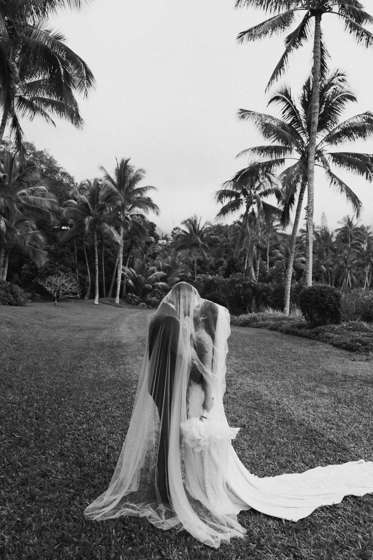Hawaii-Honolulu-Destination-Wedding-Kualoa-Ranch-Paliku-Photographer-Oahu-Maui-Kona-7360