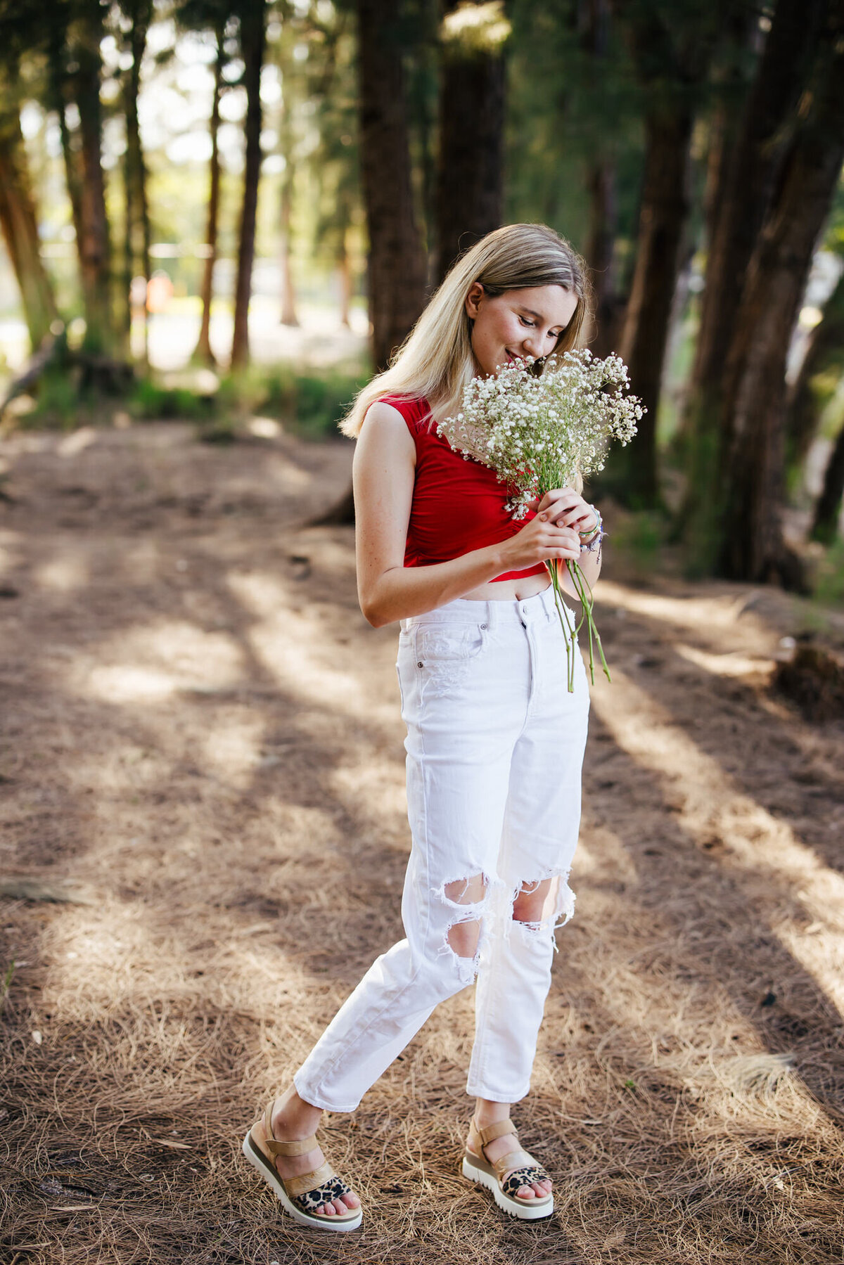 Abby-Senior-Photos-Wolf-Lake-Park-Tiny-House-Photo-10