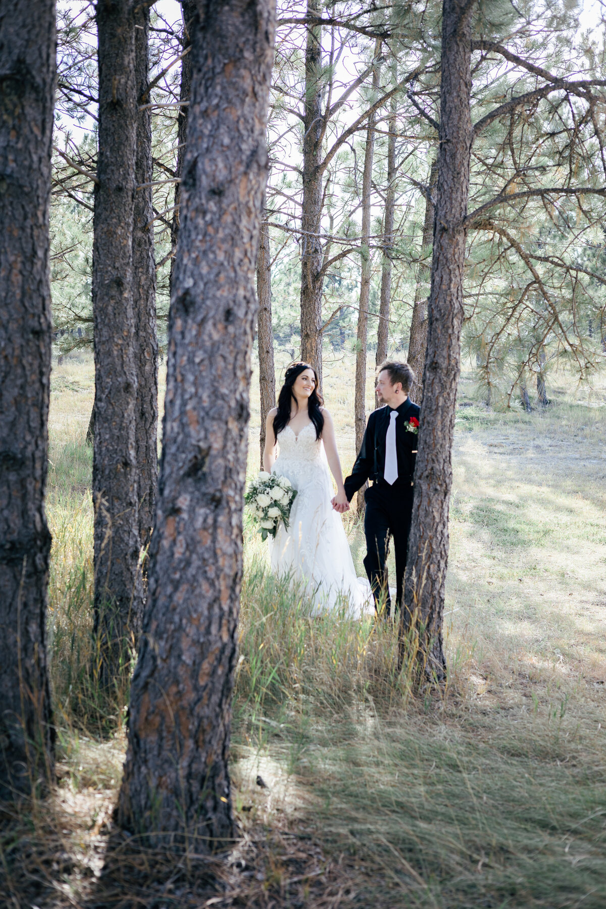 shy+tanner-woodlandsreceptions-fallwedding-blackhillswedding-weddingphotographer-wanderingwildemedia-313