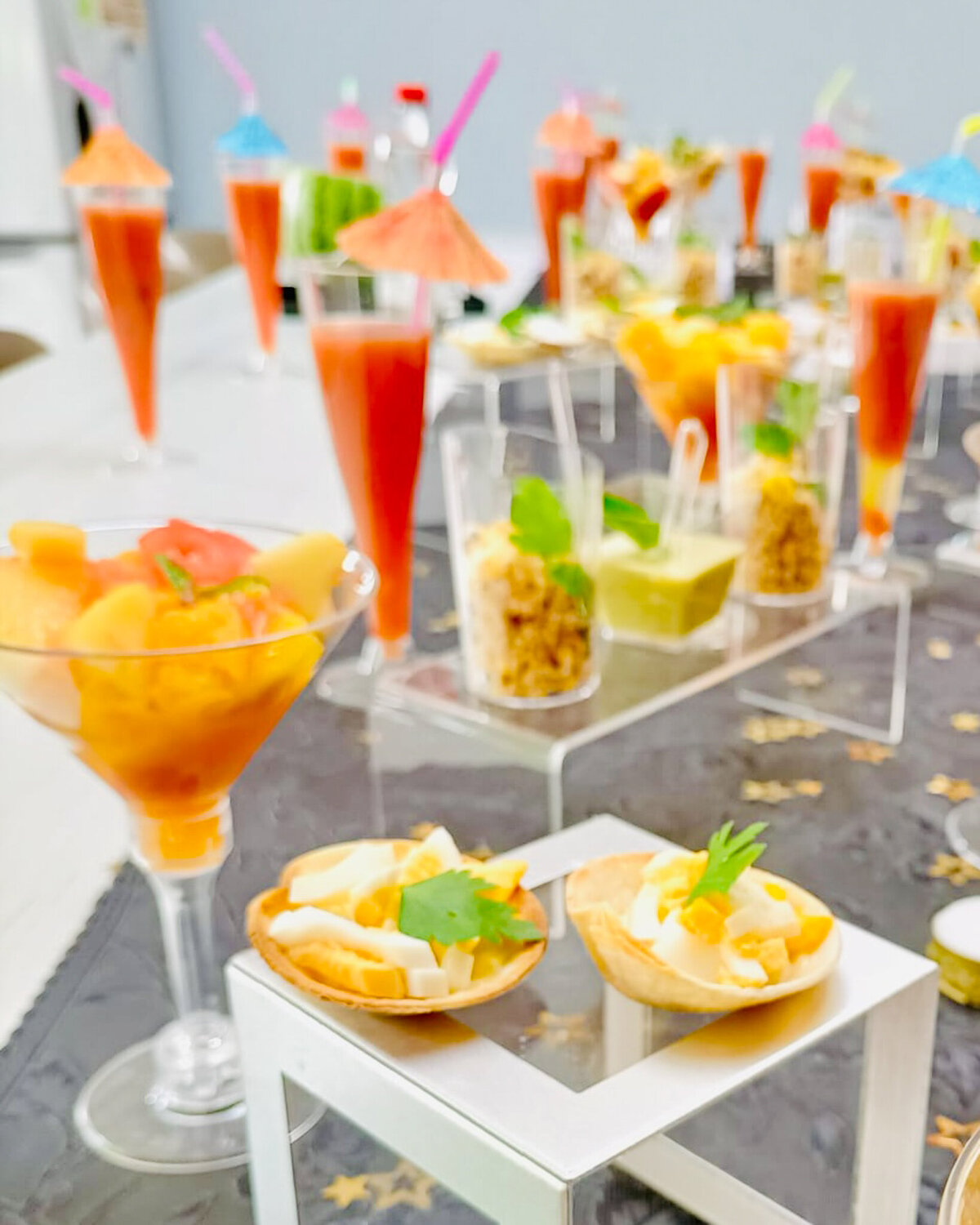 mini-desserts-and-drinks-table-decor_2842