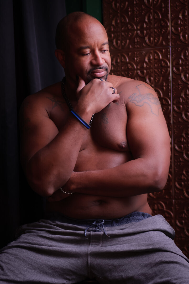 dallas-boudoir-photography-bepresentstudios-JT_graysweatpants-5
