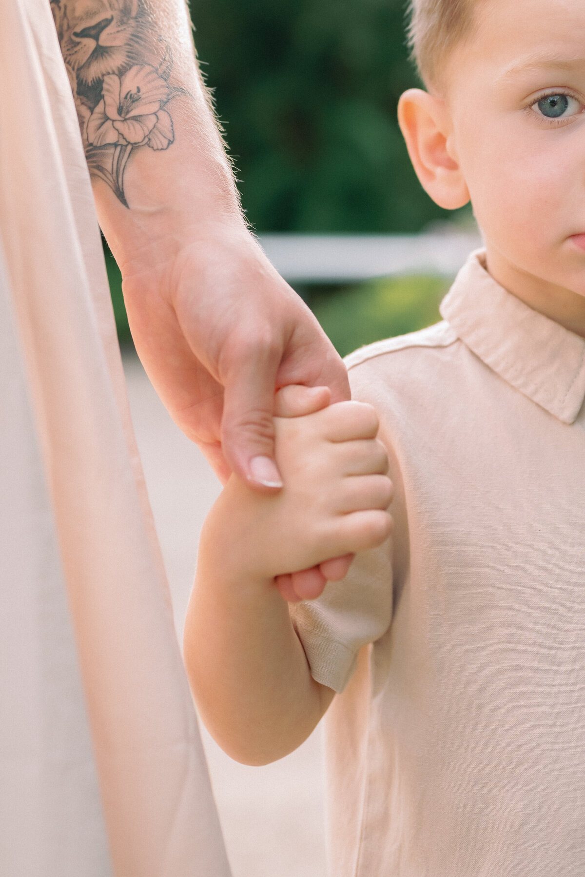 Brooke Lacombe is an Ottawa, Ontario based family photographer, specializing in motherhood, maternity, newborn and family fine art photography.