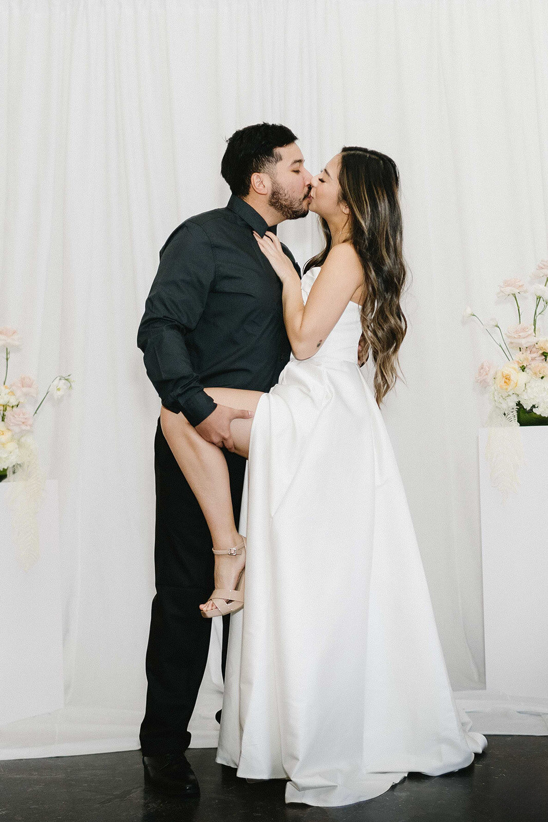 29_Wildflower_Wedding_Booth_Stock