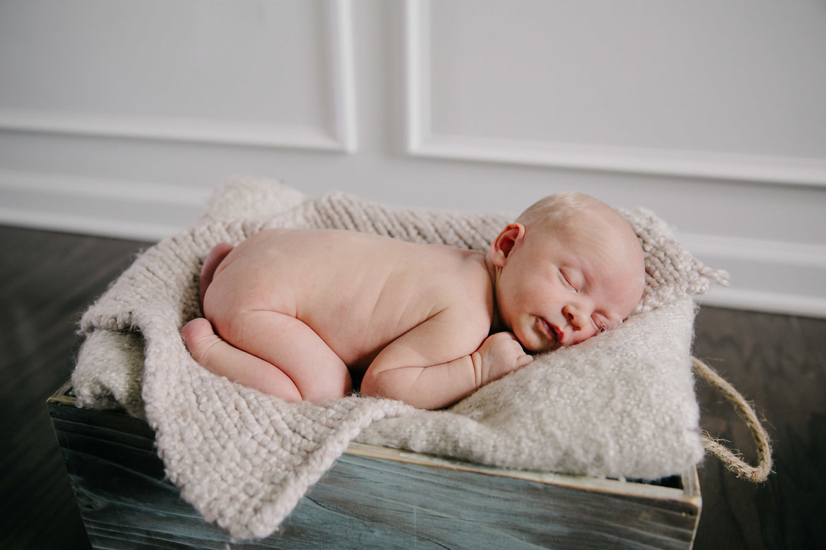 raleigh-newborn-photographers-evan-2594