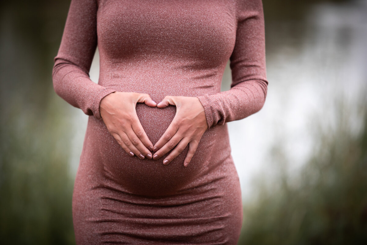 Whitehorse, Yukon Maternity Photographer