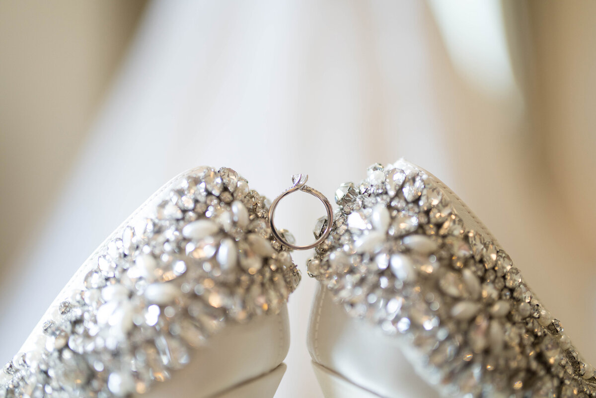 Flims-Waldhaus-Hochzeit-Fotograf-Wedding-Photographer-Ringe-Musto-Studios