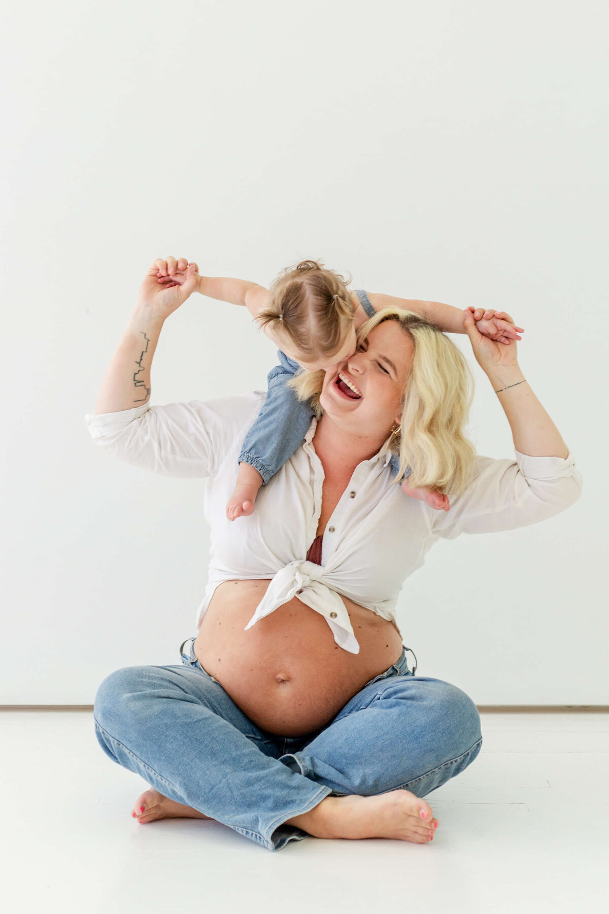 Pregnancy-Photoshoot-Motherhood-Photography-Tristate-Ohio-Kentucky-Indiana-Whitney and Birdi - Motherhood-40