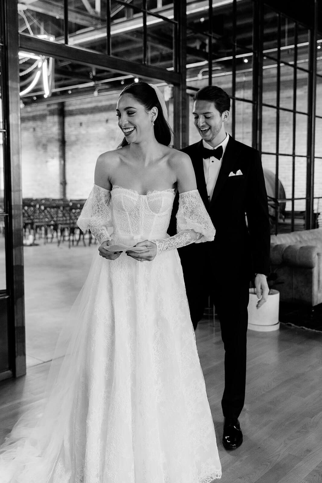 wilman-botanical-gardens-downtown-chicago-wedding-modern-004