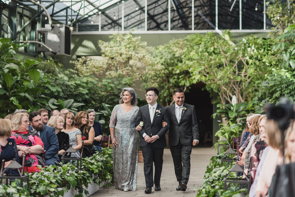 BLUSH AND BLACK SPRING PLANTERRA CONSERVATORY WEDDING IN WEST BLOOMFIELD, MICHIGAN PROVIDED BY KARI DAWSON, TOP-RATED DETROIT WEDING PHOTOGRAPHER, AND HER TEAM64