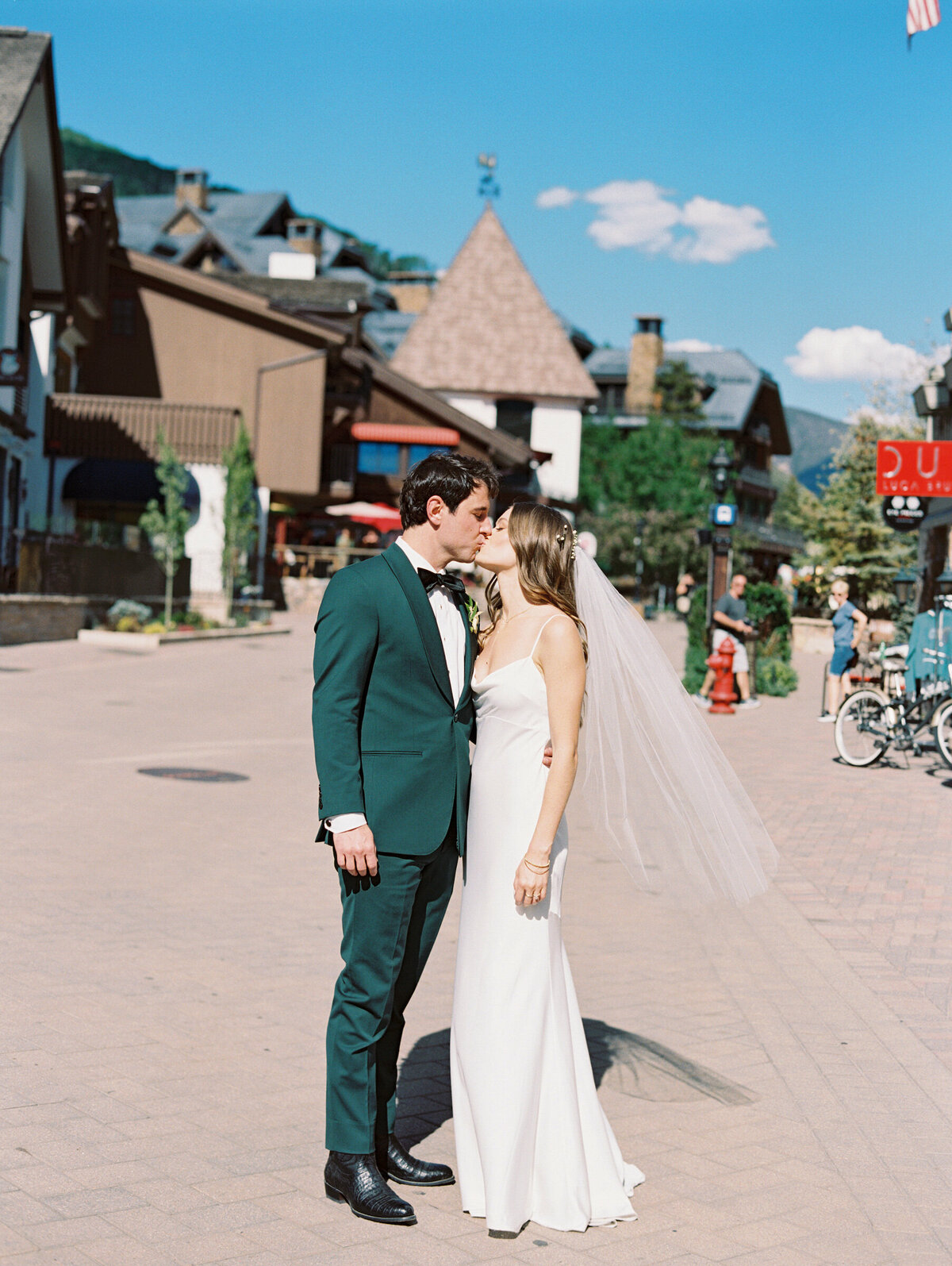 Downtown Vail Colorado Wedding © Bonnie Sen Photography