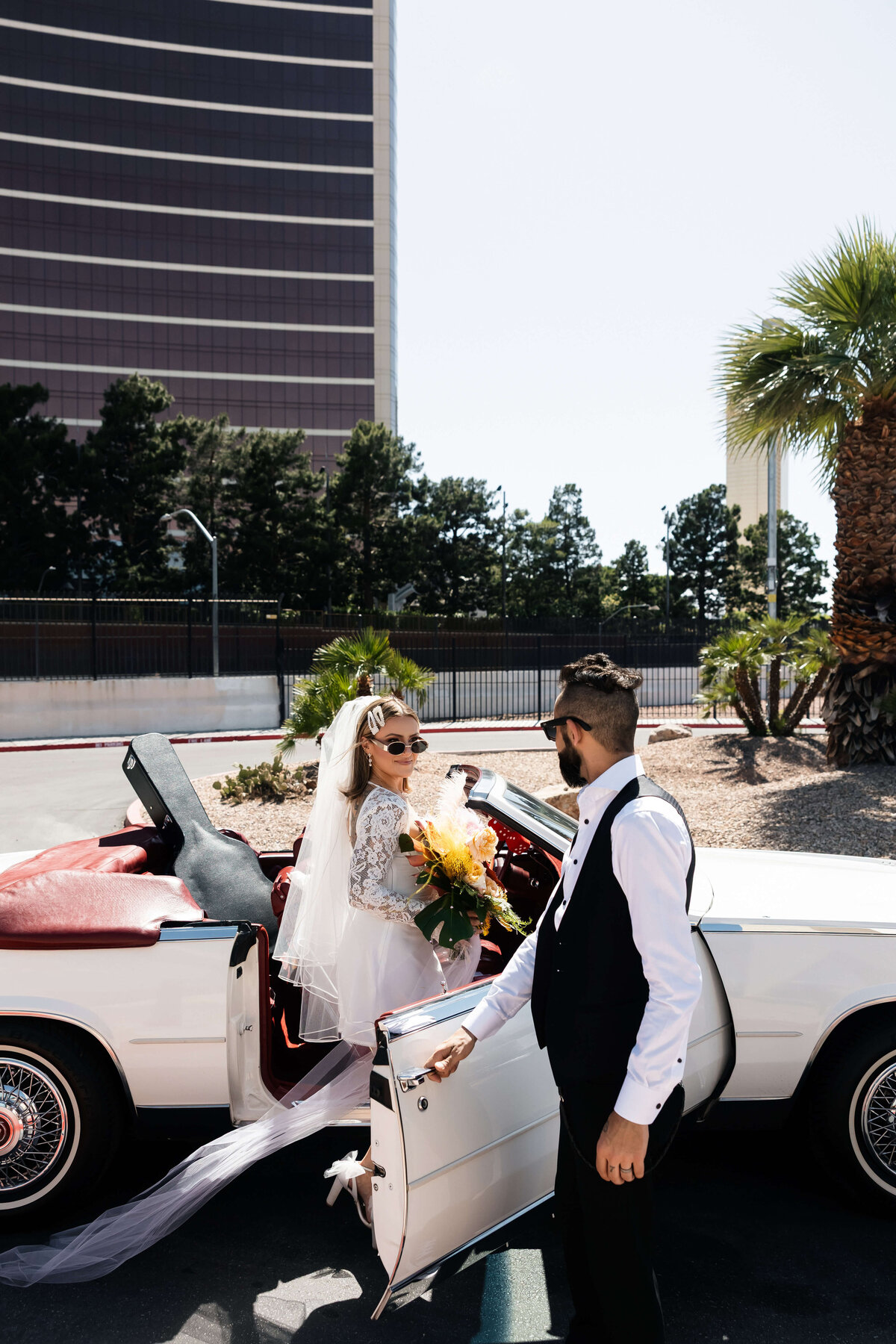 78_riskyexposure_sasha-andy_las-vegas-elopement-photography