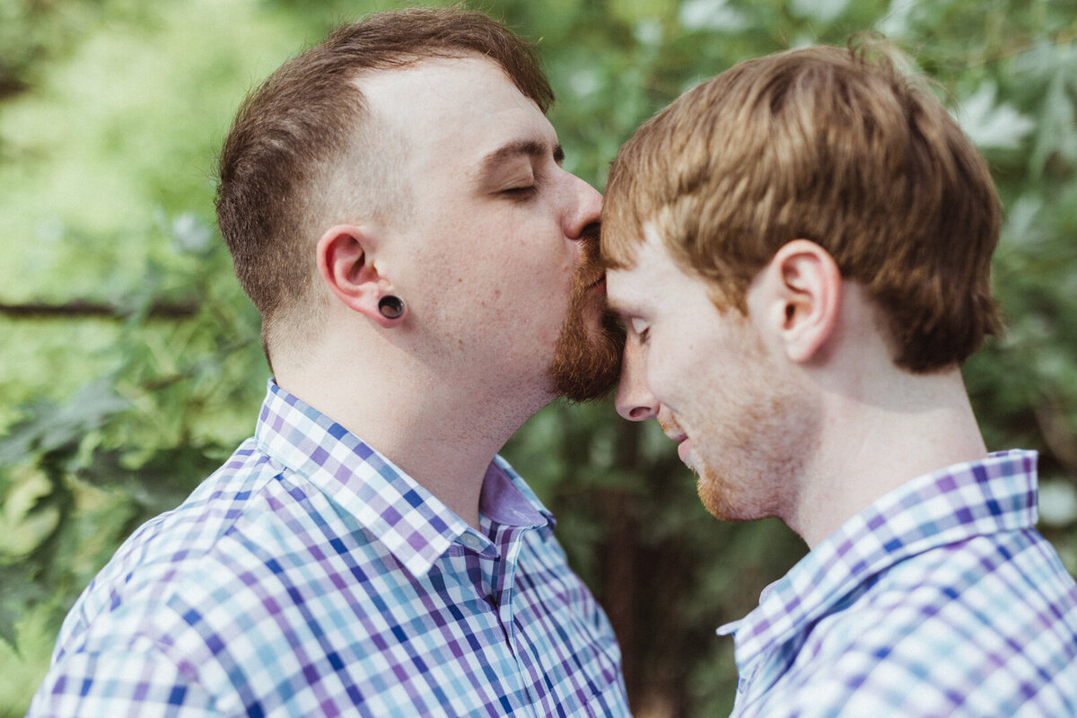 ez-powers-gay-chicago-illinois-backyard-wedding-photographer -27