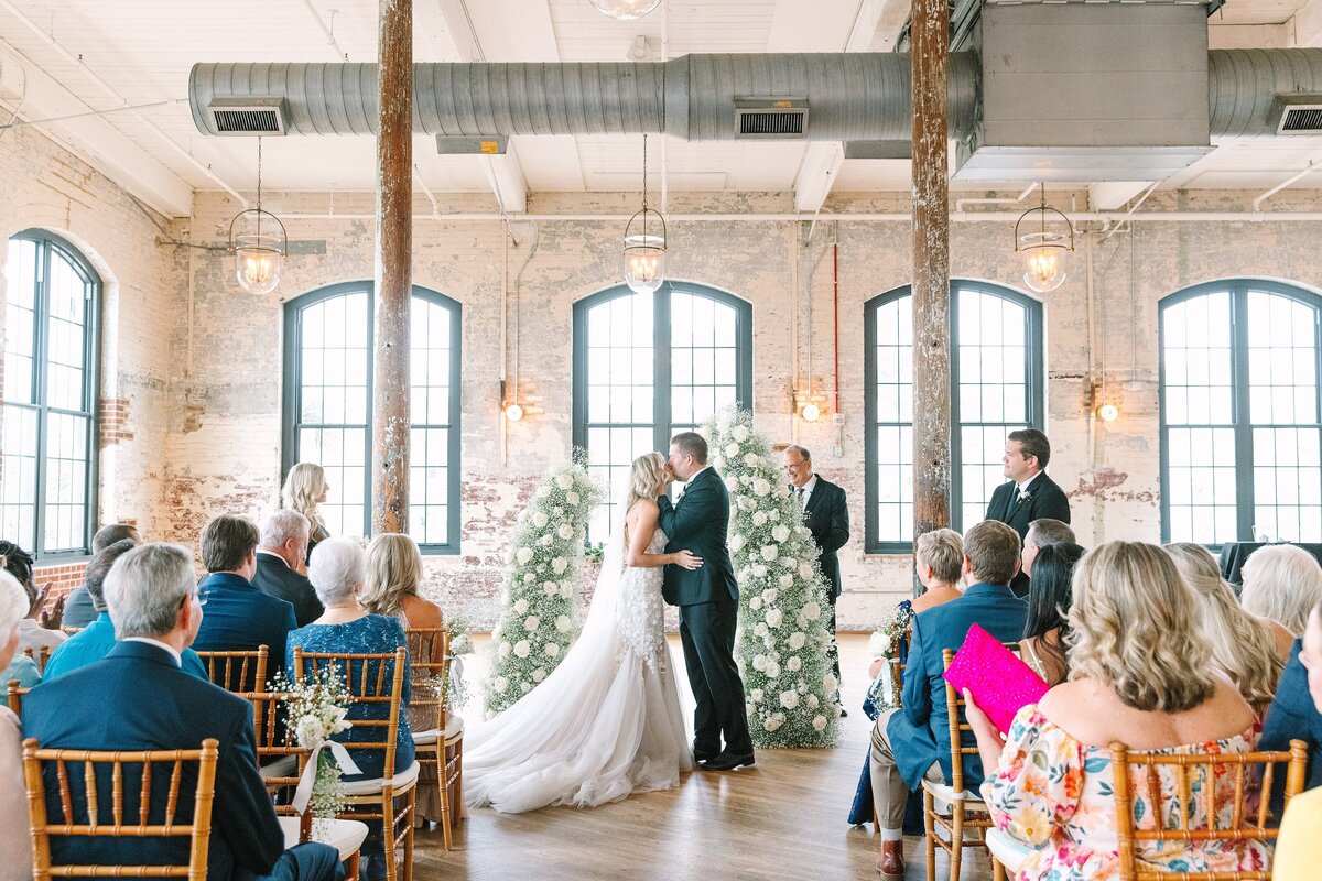Charleston-Wedding-Photographers-Dana-Cubbage-Cedar-Room_0033
