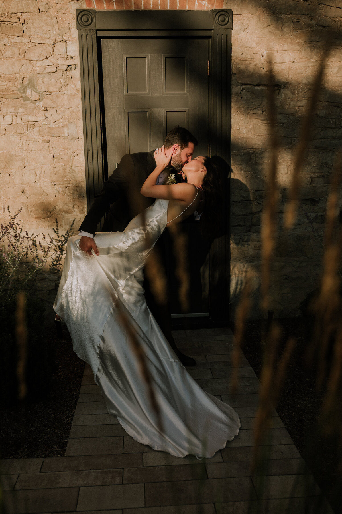 melanie-daniel-wedding-greystones-restaurant-orangeville-summer-11