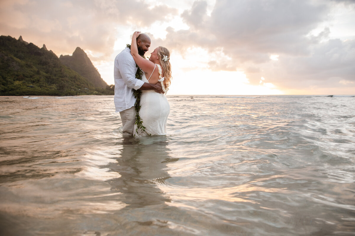 couple romantic on hawaiian waters