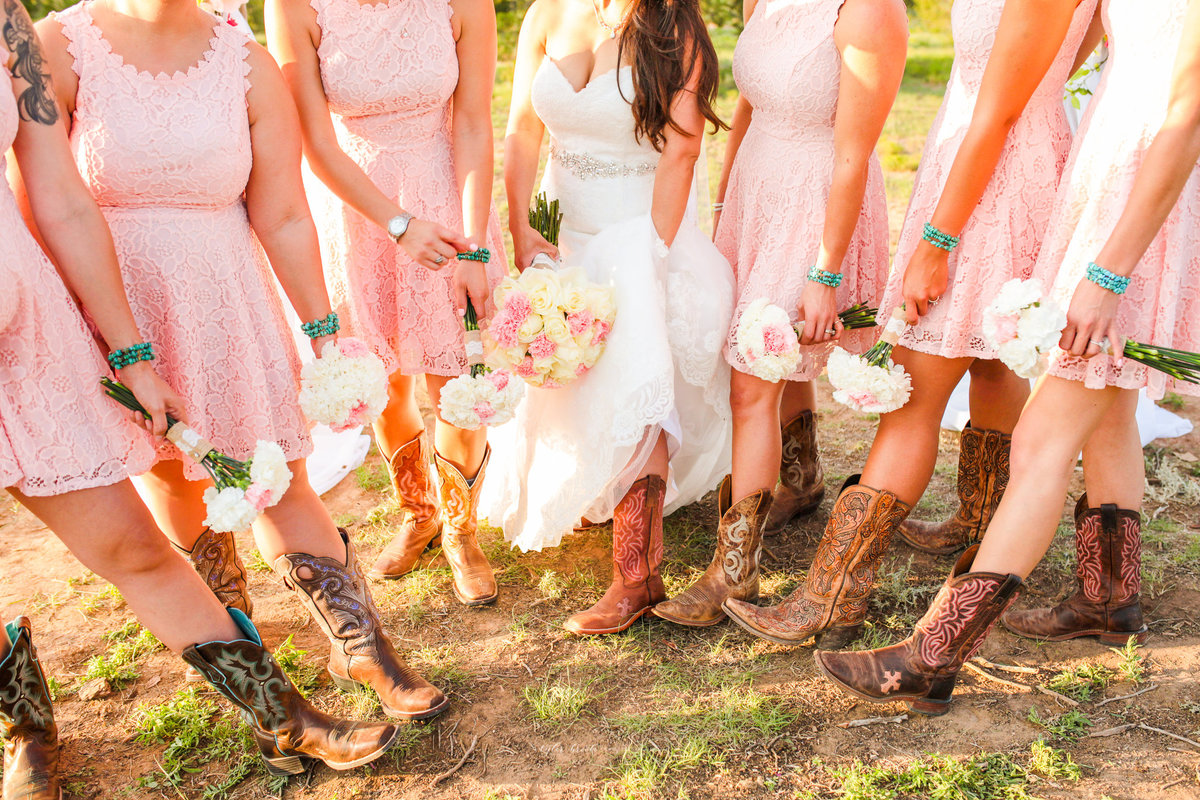 Edgewood-New-Mexico_Country-Wedding-Photographer_www.tylerbrooke.com_Kate-Kauffman-23-of-35-1(pp_w2052_h1368)