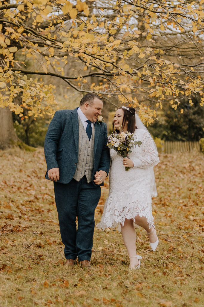 Holmes wedding photography - bakewell registry office then chatsworth estate, derbyshire- Nostalgia photogra (17)