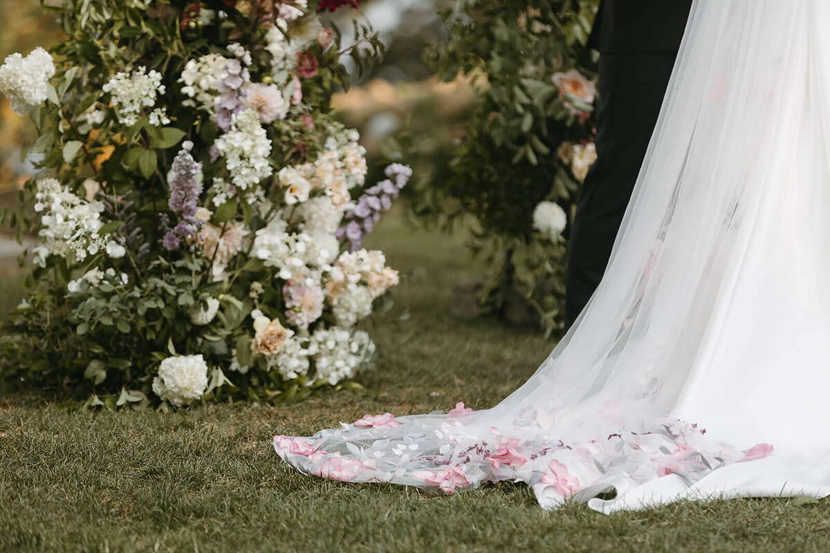glen-manor-house-summer-wedding-florals-42