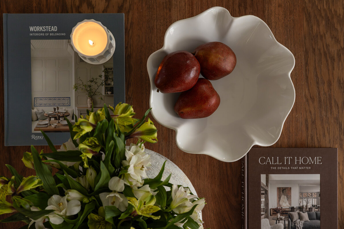 salt-lake-city-traditional-home-living-room-table-closeup