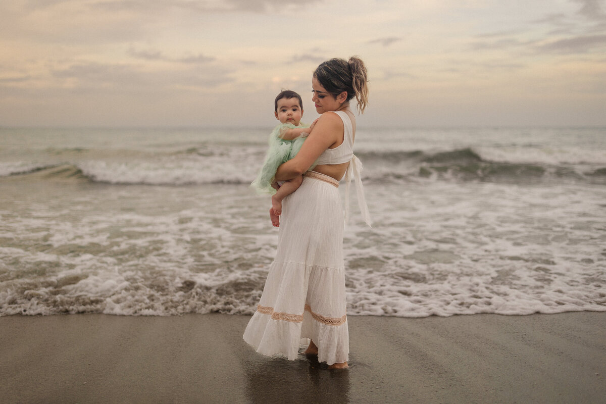 WEST PALM BEACH MOTHERHOOD PHOTOGRAPHER