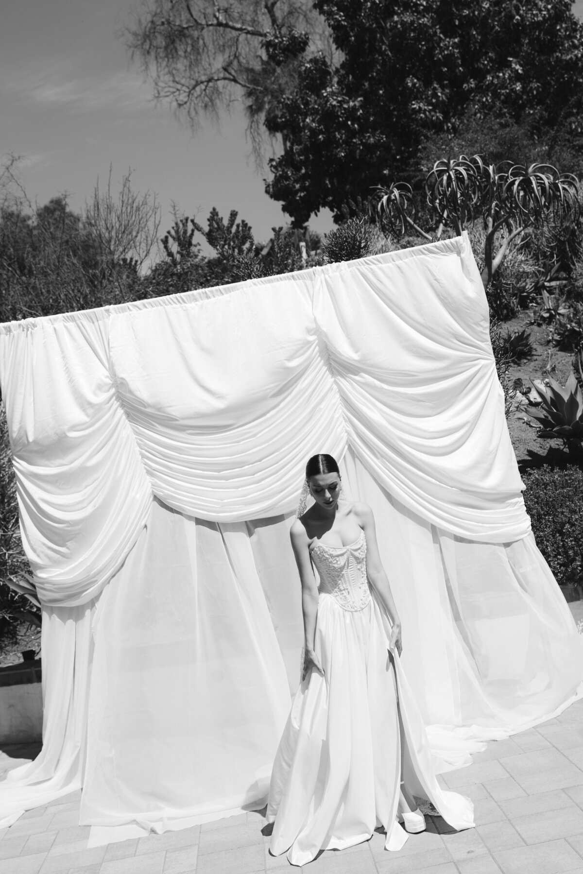 Jeune-Perche-Faye-Fern-Creative-MVFPortraits-DrapedBackdrop-13