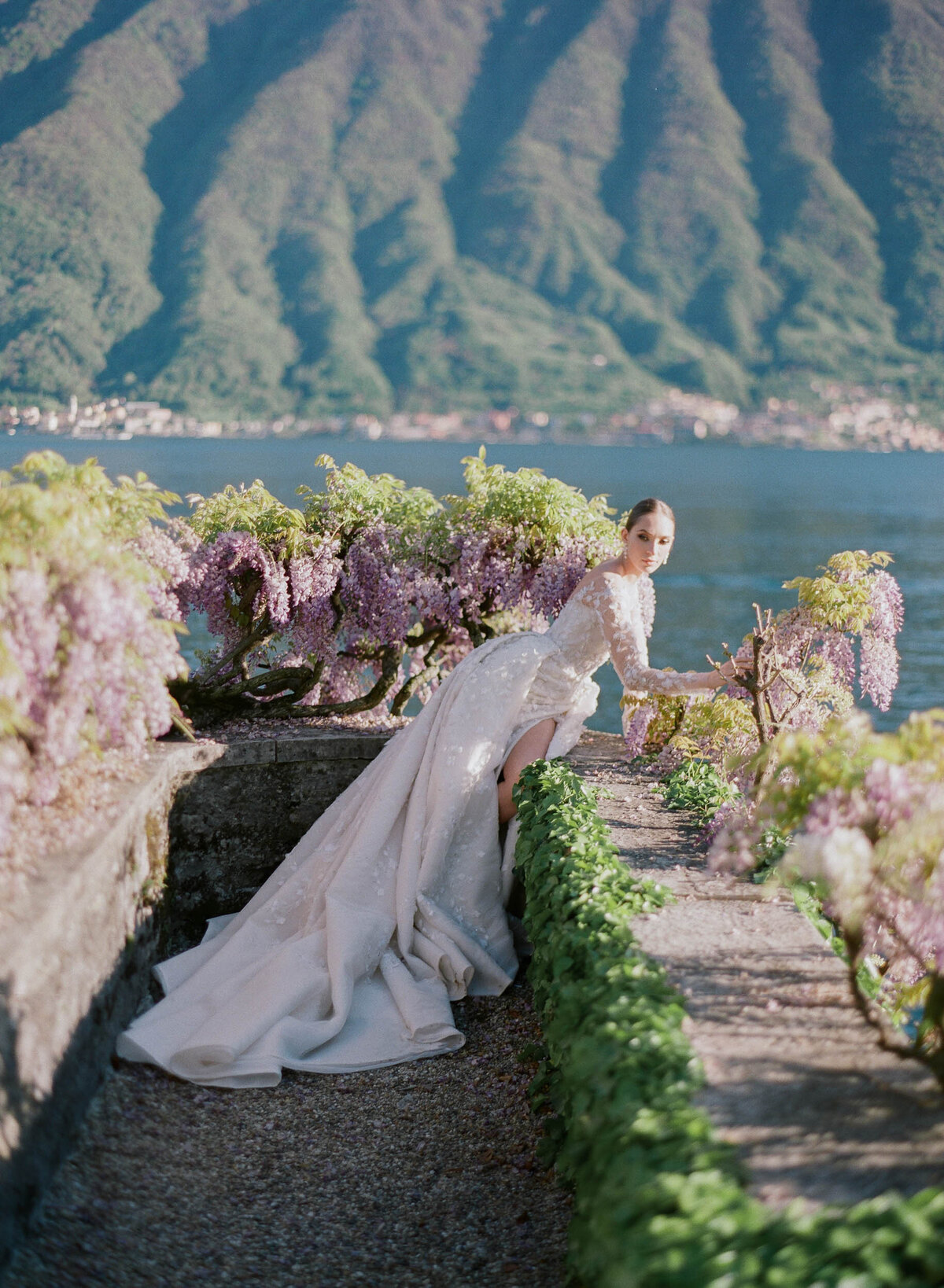 Alexandra-Vonk-engagement-session-Lake-Como-Villa-Balbiano-43