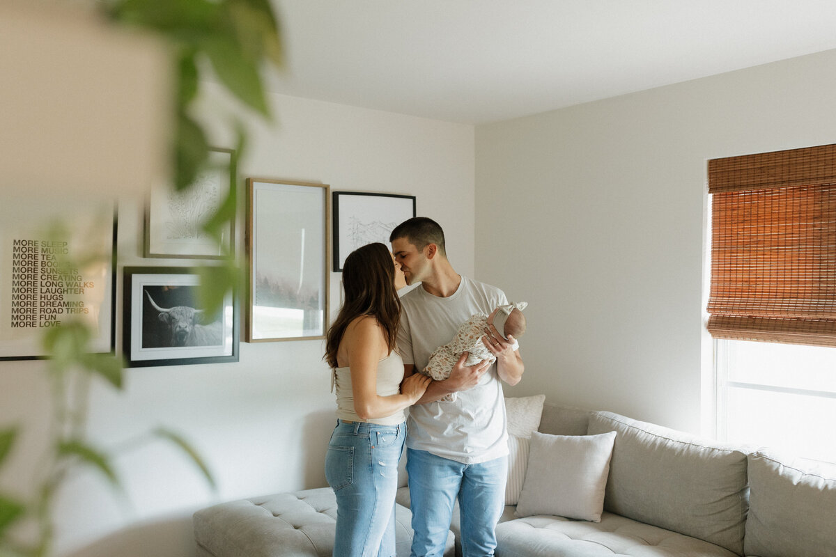 Indianapolis family photographer parents with newborn photo