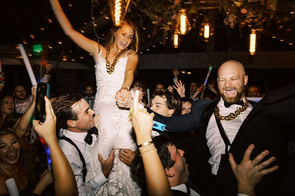 75-mountaintop-wedding-dance-party-modern-vintage-events