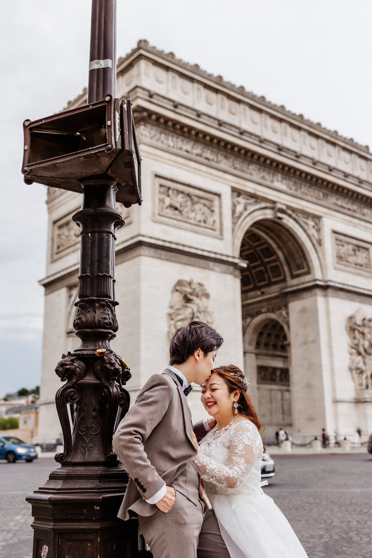 Paris_photowedding_Arc-de-Triomphe_40