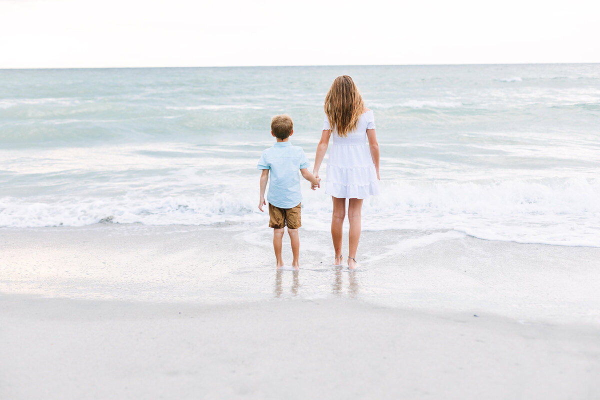 JCranePhotography_FamilyPhotographer_BeachMinis006