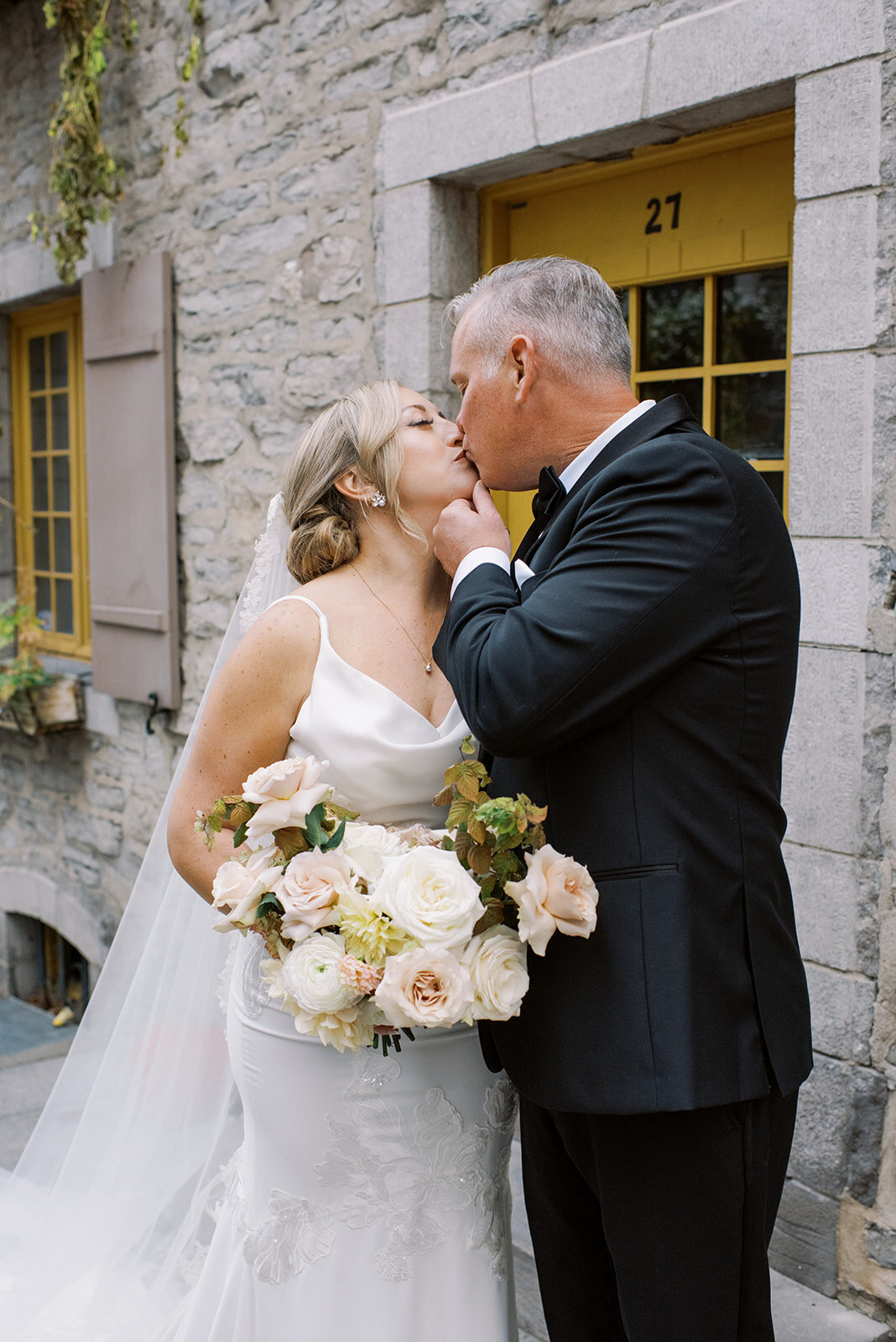 minted-photography-okanagan-kelowna-destination-wedding-photographer-rick-maria-wedding-fairmont-chateau-frontenac-quebec-58