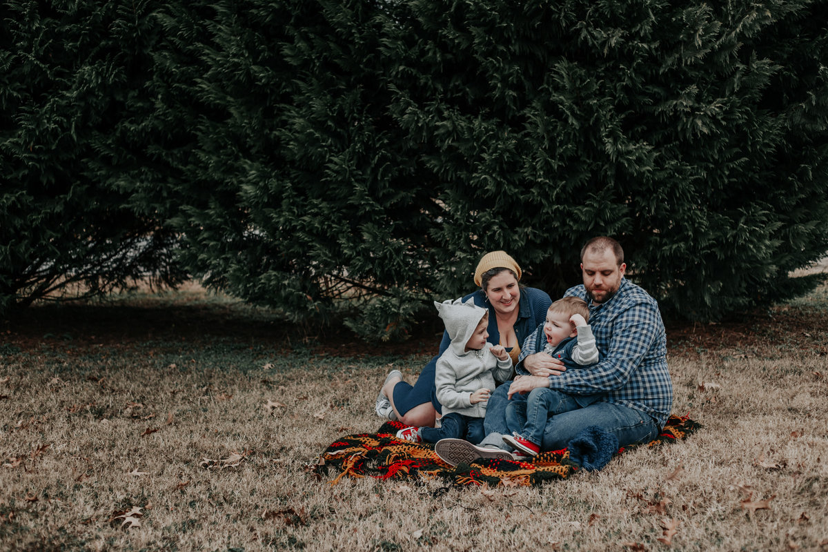 Rebekah Heffington Photography - Driver Suffolk Virginia Family Holiday Photo Shoot