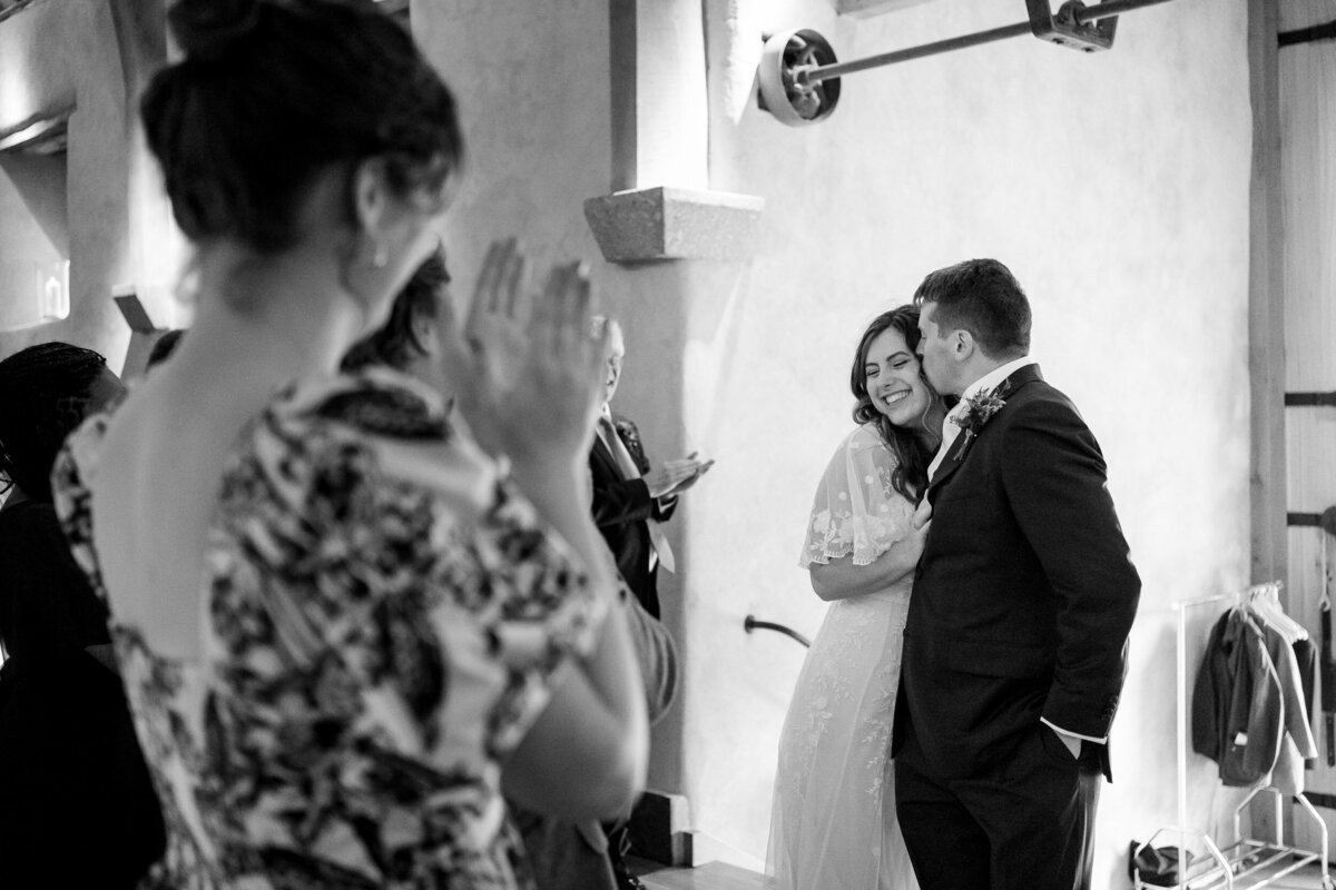 great-barn-devon-wedding-photographer-jasmine-leo-39