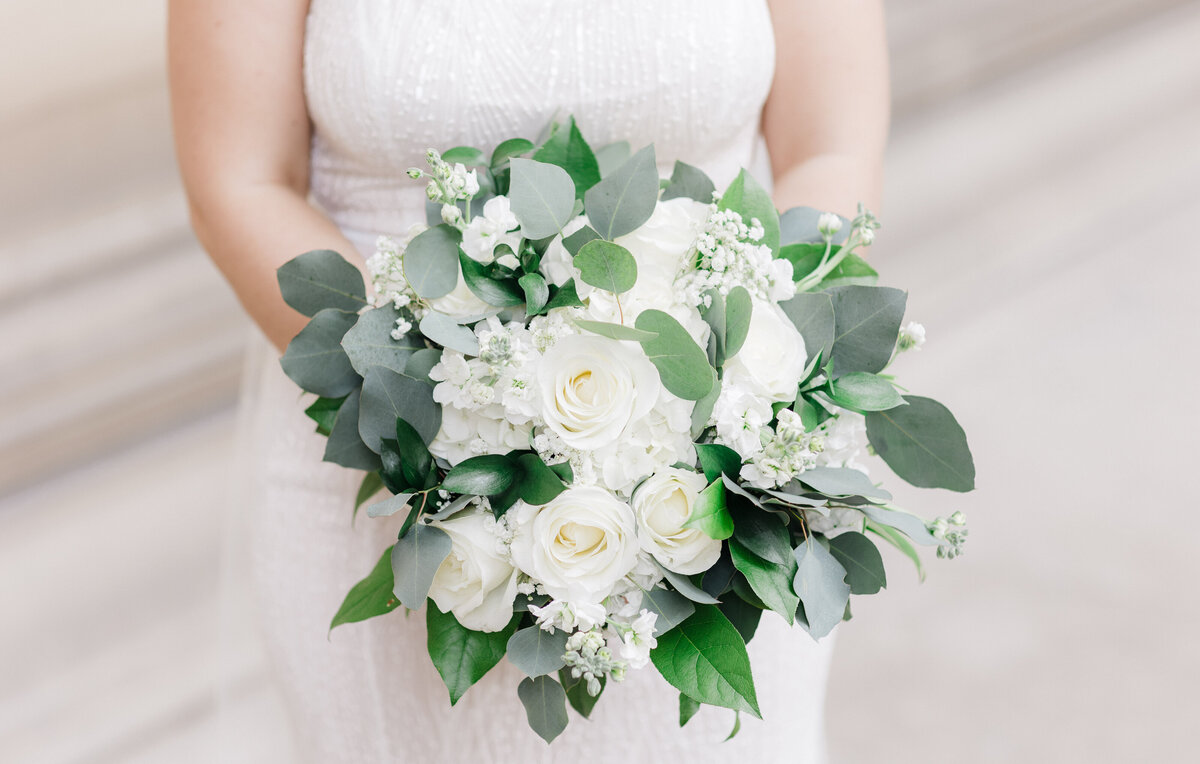 bride-bouquet-mellon-institute-columns