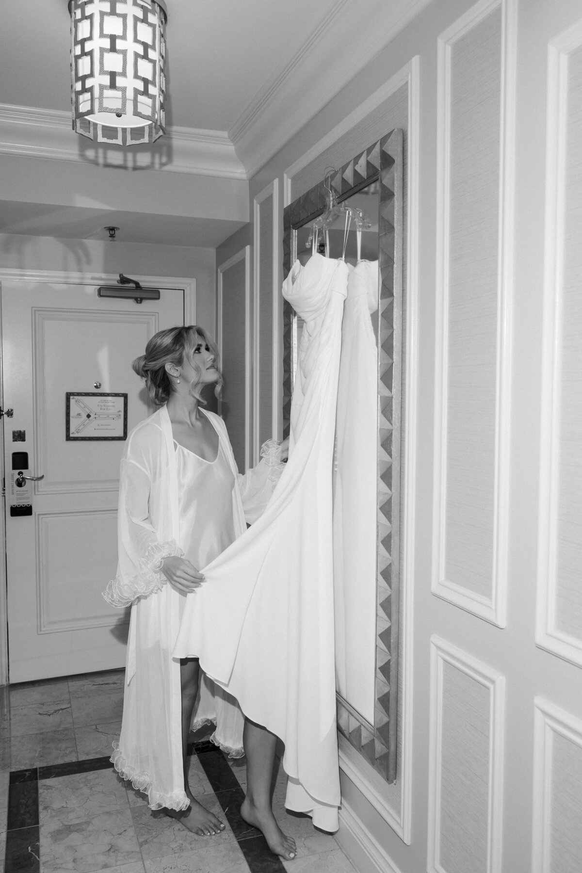8_riskyexposure_maddie-noah_las-vegas-elopement-photography